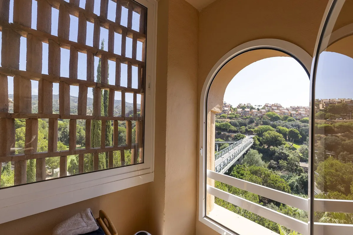 1fb2ab2d-68a3-4727-8437-78cd466d6068