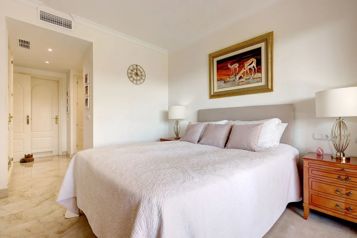 8151aa3b-6797-4a6b-a759-4f3d6e04c14e