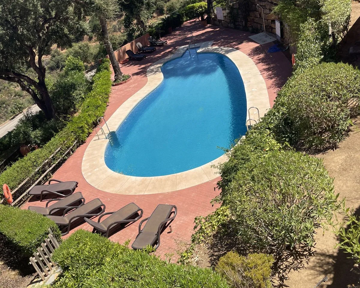 9ba9912b-7091-4fdb-8b8d-eda1cd494542