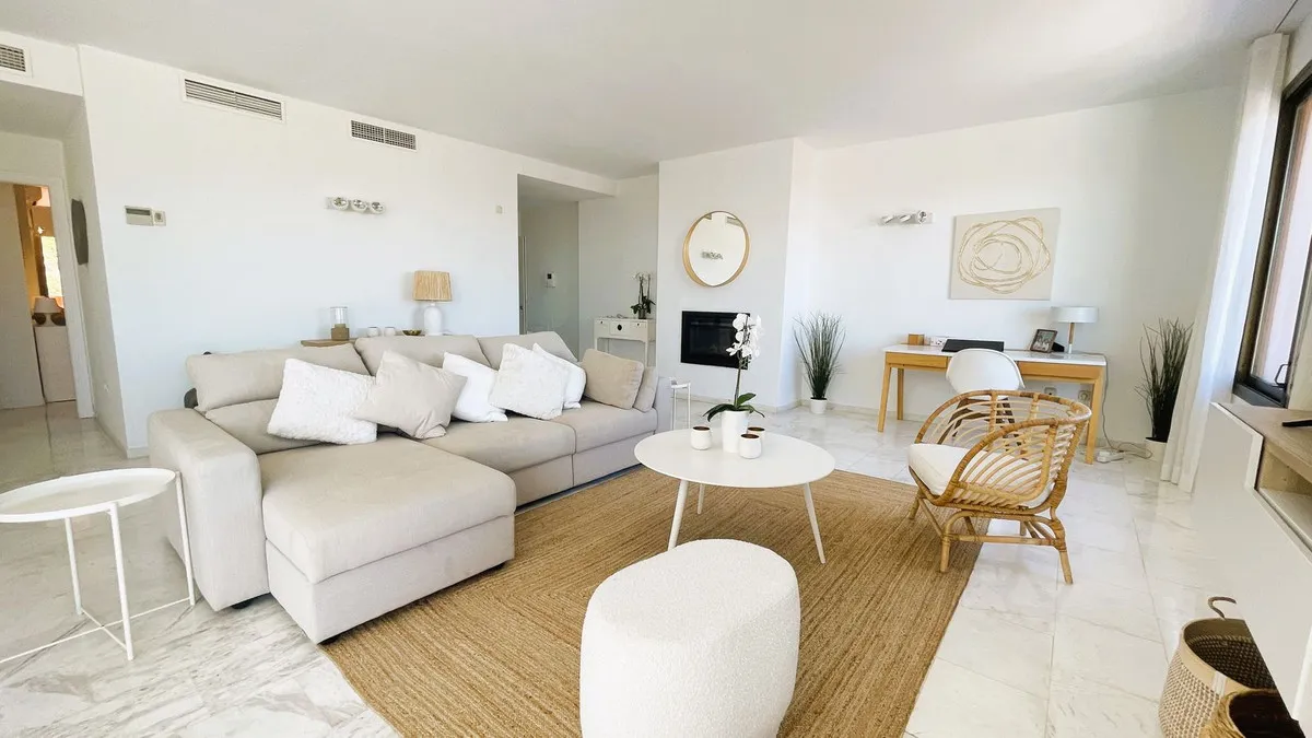 f09d93c0-6acc-4382-a3f0-ad3fc7cc4225