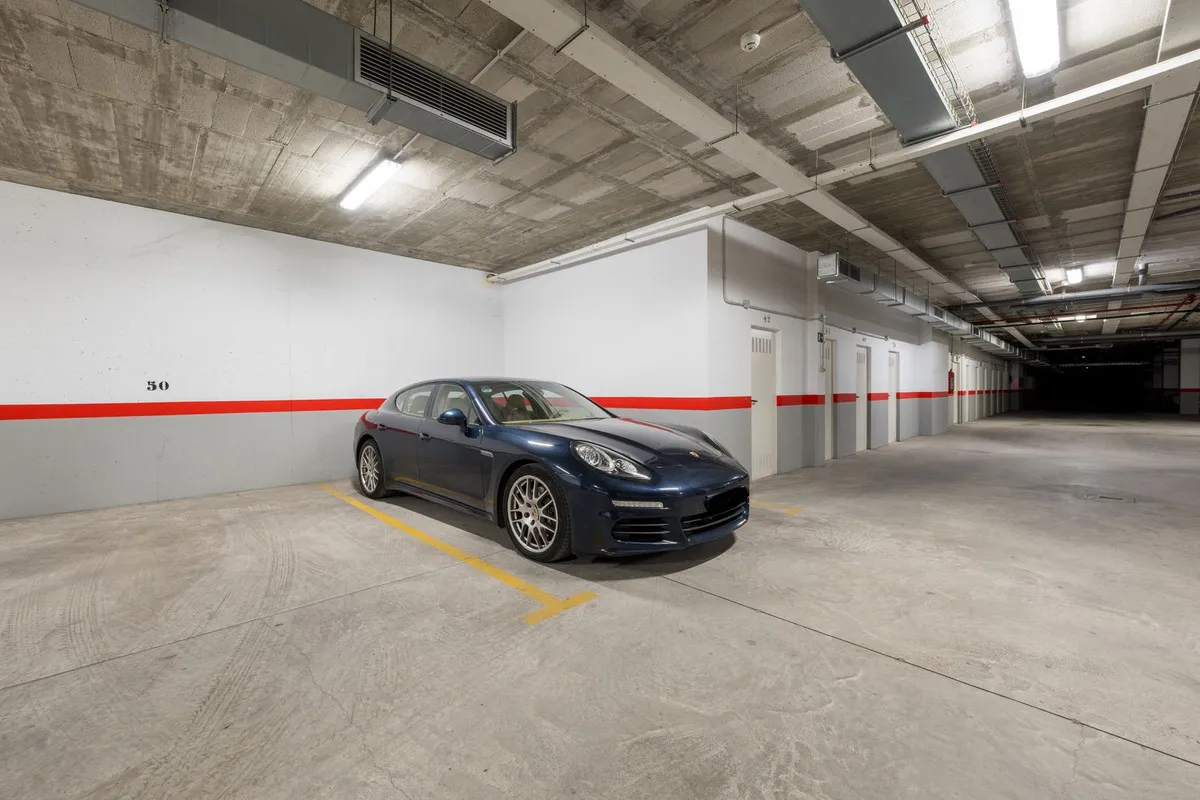 b1e9ba89-f9b6-42ff-8965-5067f8f3dca7