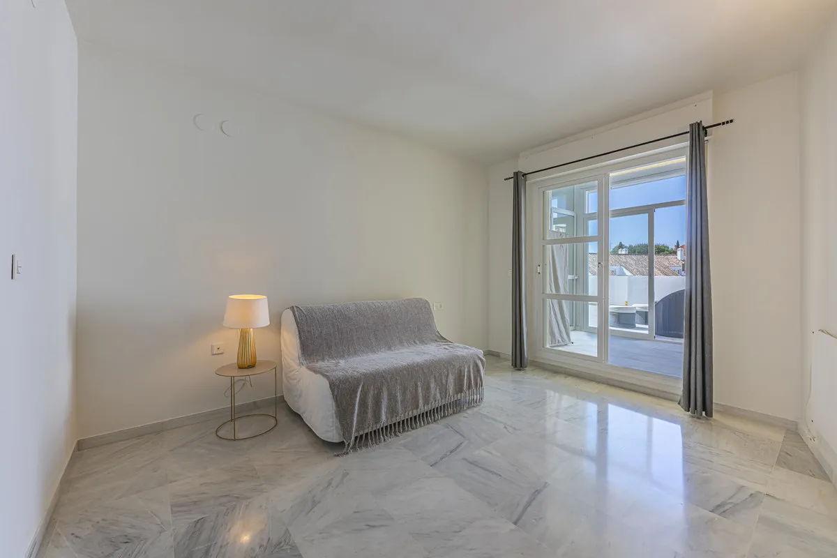 f9585ae5-509e-47dd-ac18-a9eef6c11d80