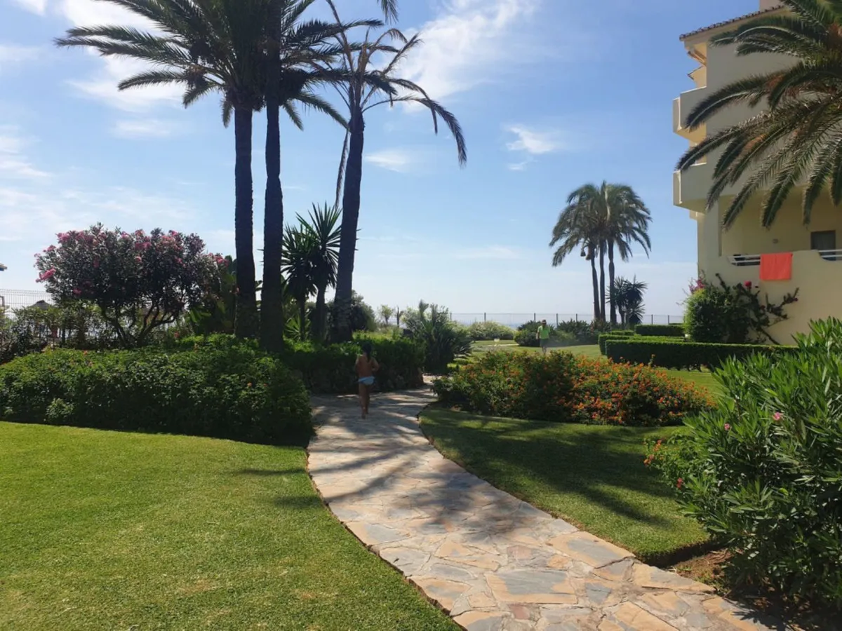 844f4806-49d2-4d9d-b932-352d5c54d4dd