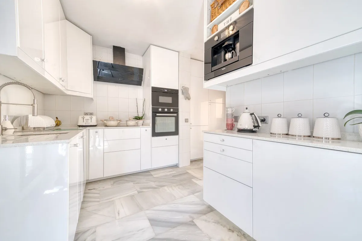 6c0d5a90-a441-4c11-bbbf-3c7cab26c30f