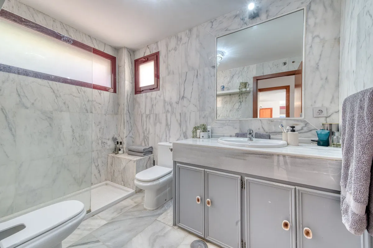 b372860c-9764-4e05-8411-82d6f70737d0