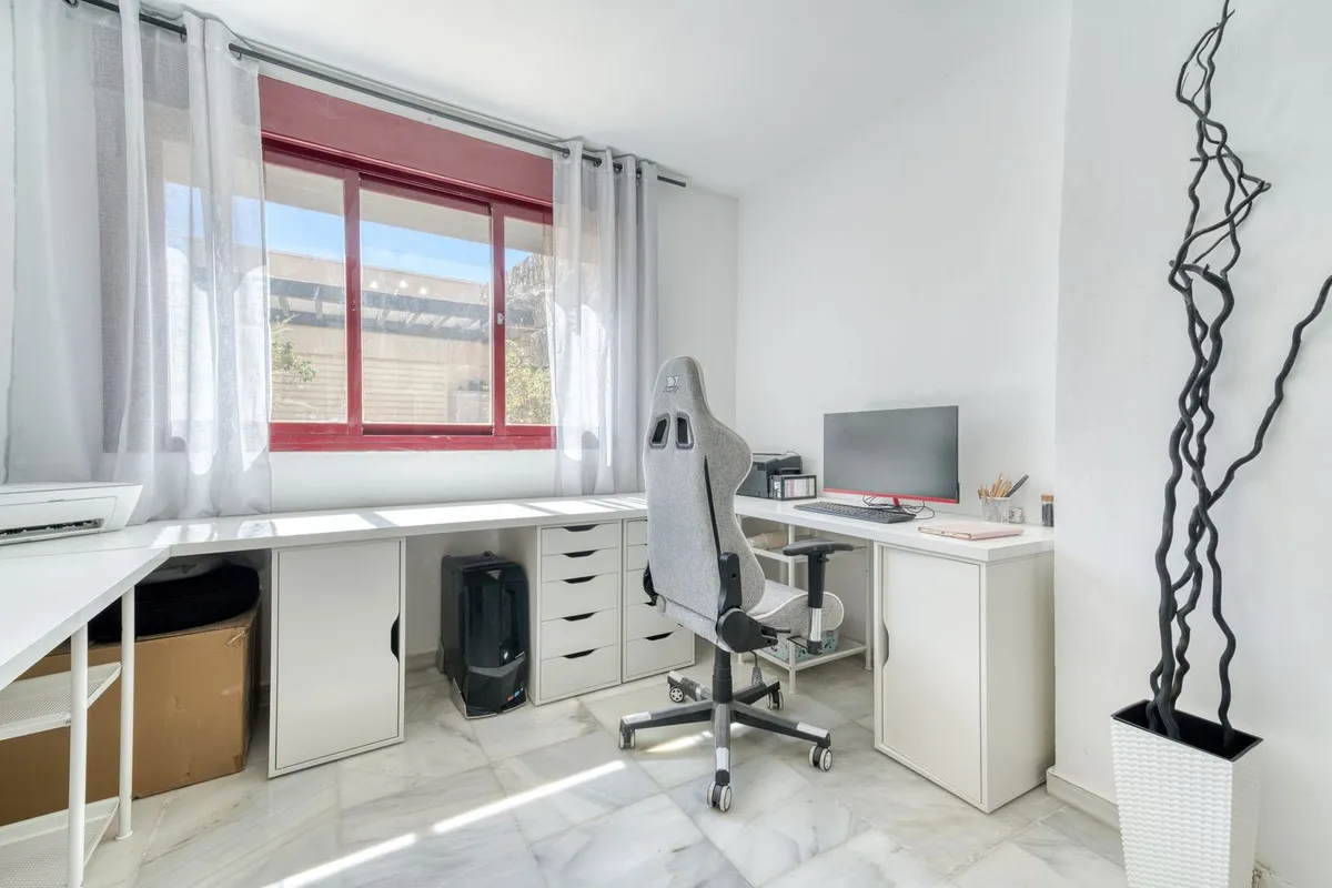 d5cd1e9e-9242-47a0-8fdd-cd04c2c4c34f