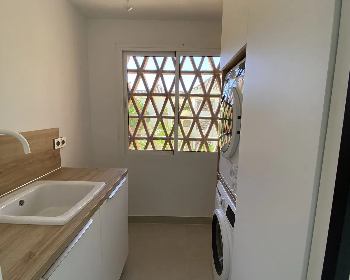 6c4164dd-4a4d-459d-afea-fe5702c8e308