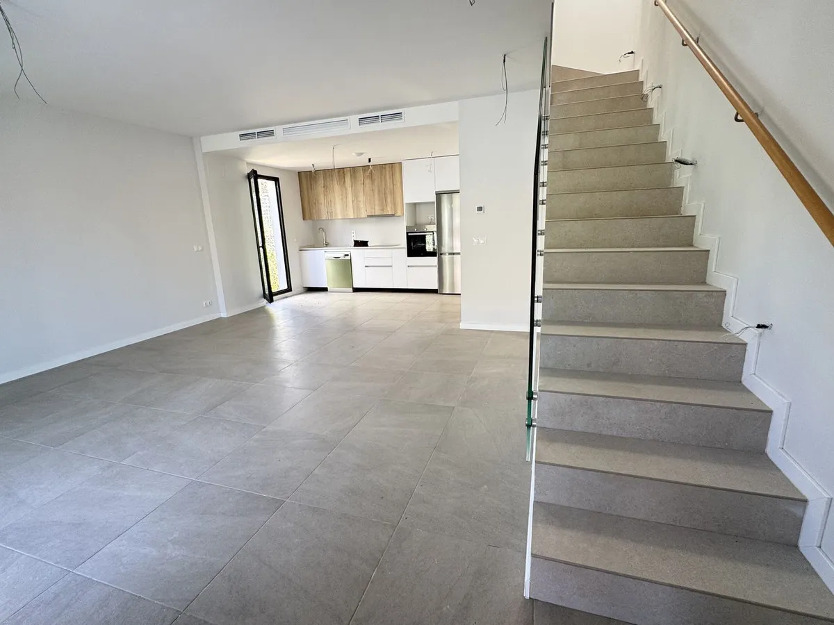 0401eb74-d203-4e32-b7ea-76a0b037df01