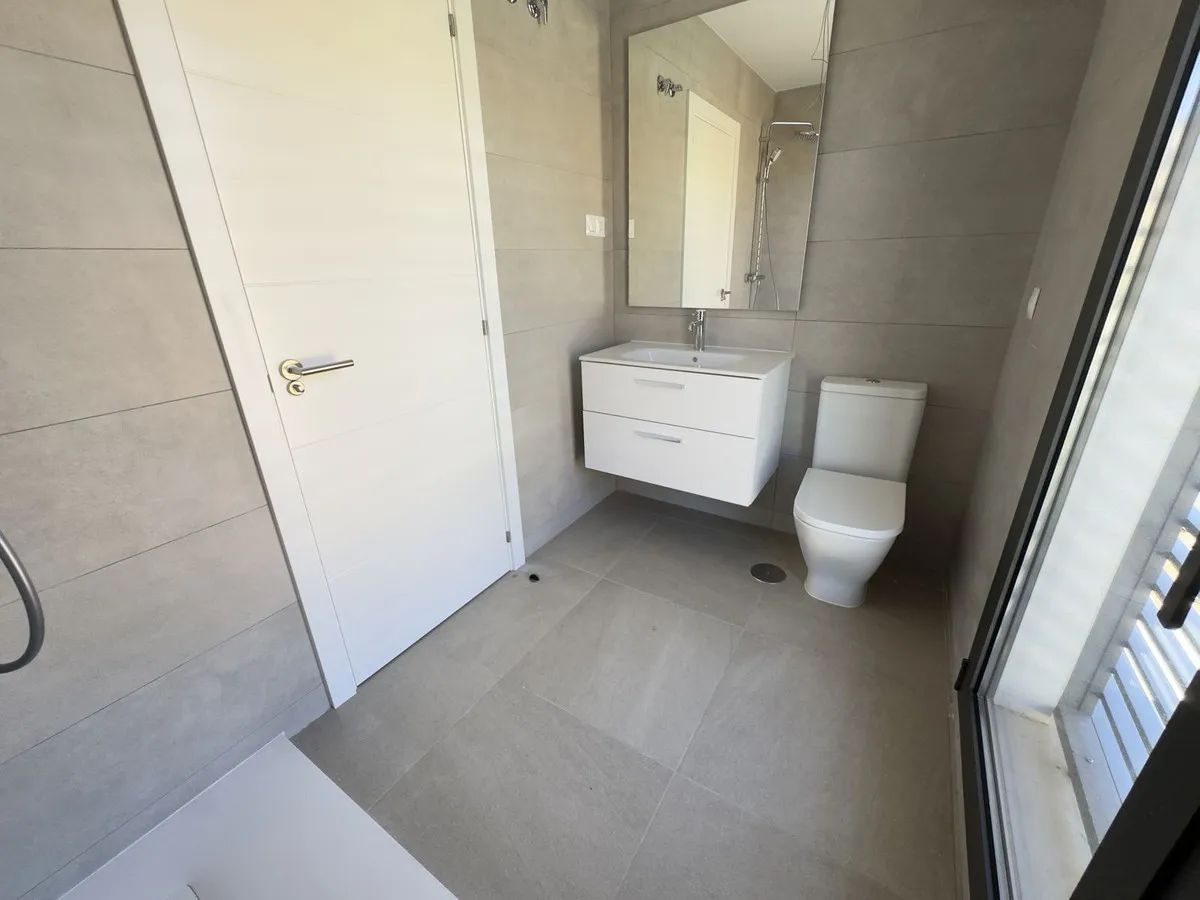 1bb0d6d7-a7e2-4b42-a57a-d3a16b12d4b4