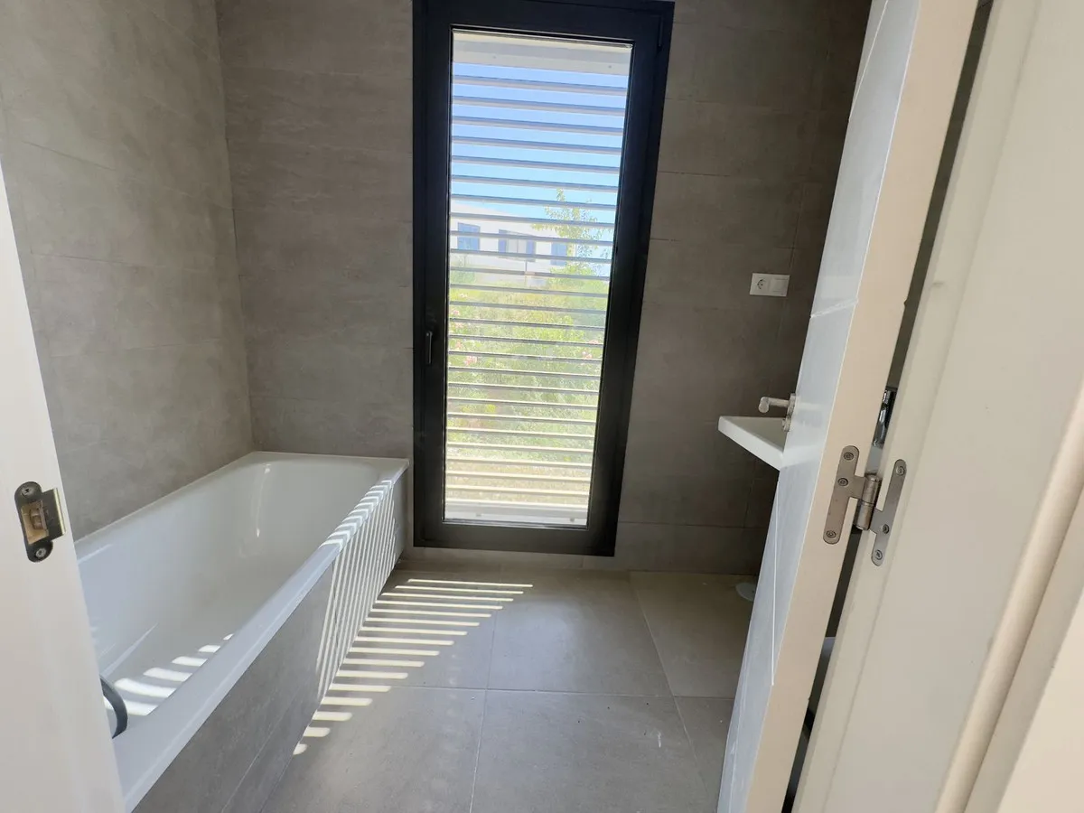 447ed325-8cd5-44bc-acc5-9c5ef99cd2d9