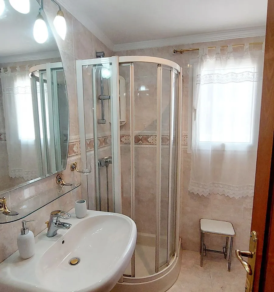 31357880-ce6e-4cbb-9eb6-c004b95ecd8c