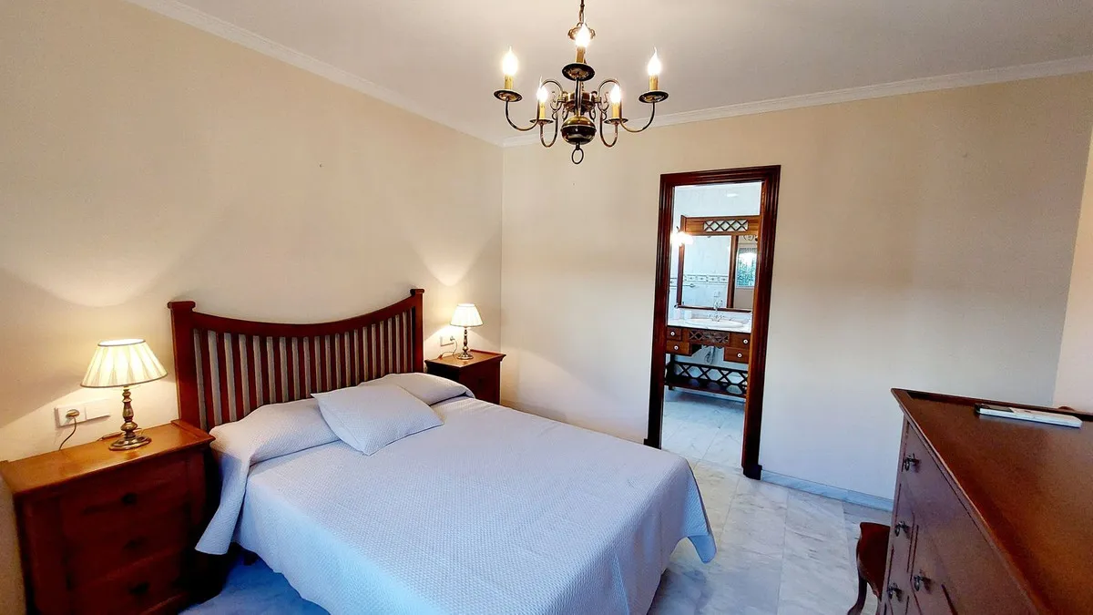 4fdcba76-1fd8-4884-bd66-c7b9d52de86a