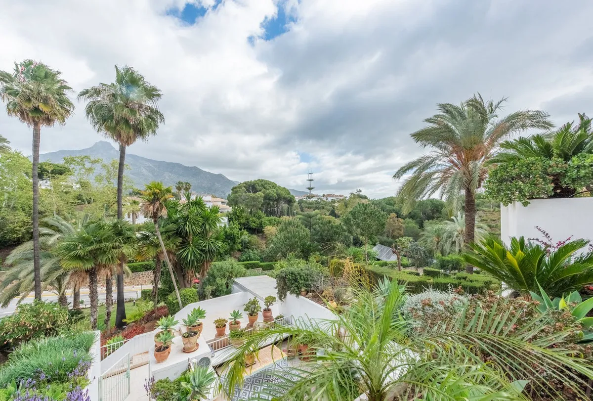 cb93e465-aeb5-426e-b9d6-8201315f4fa1