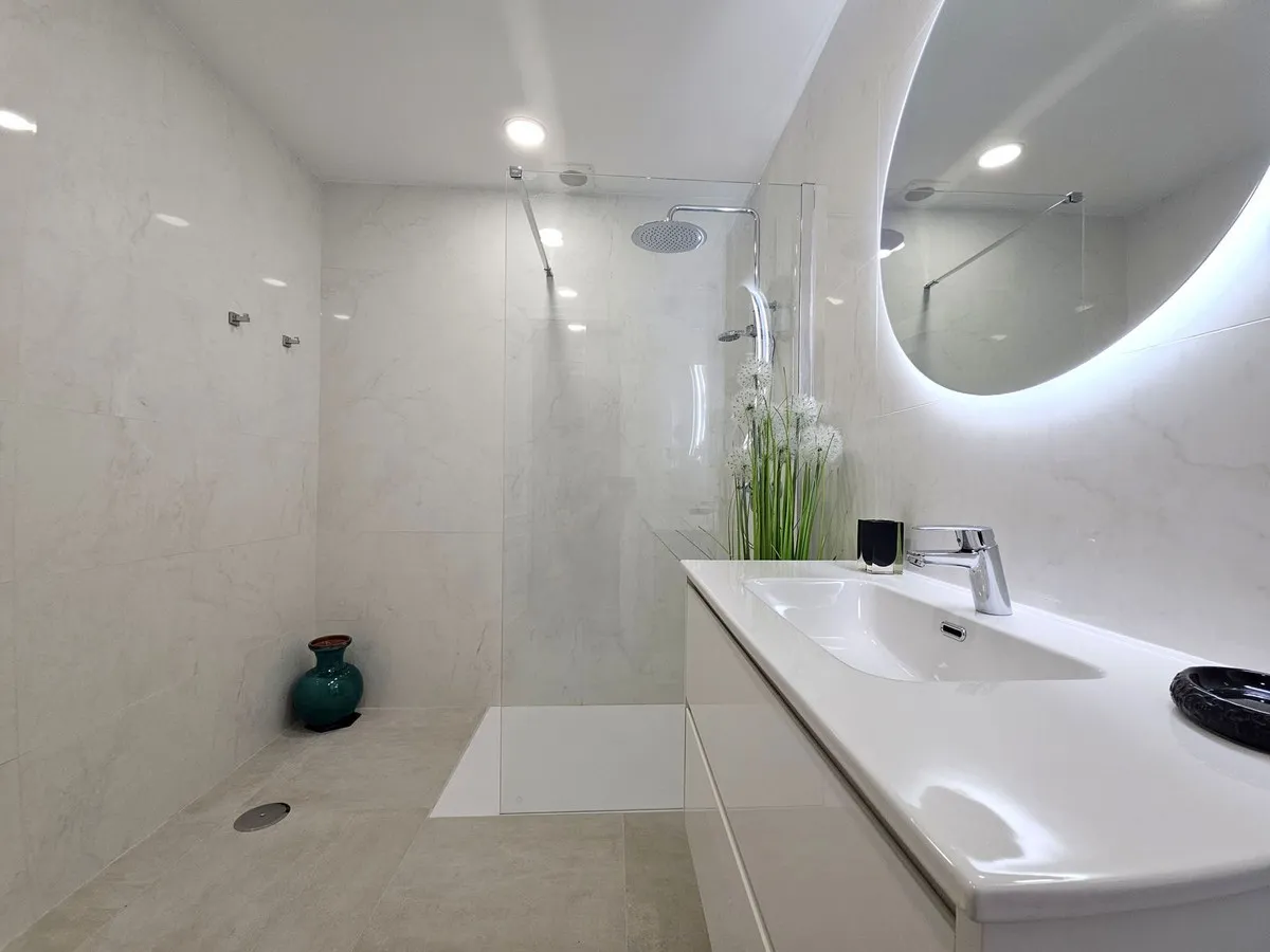 354ba8e4-e814-4162-a774-ecad57cce6a6