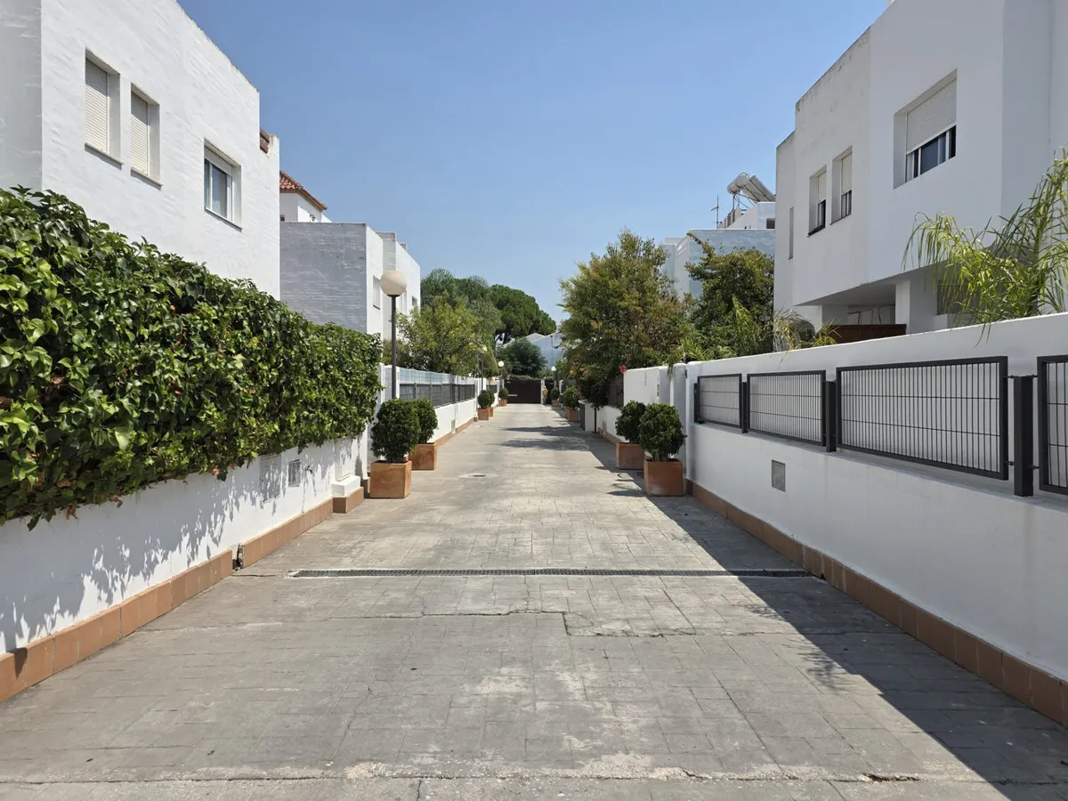 b524a4d8-d4b4-40d8-a093-77ccd84f7208