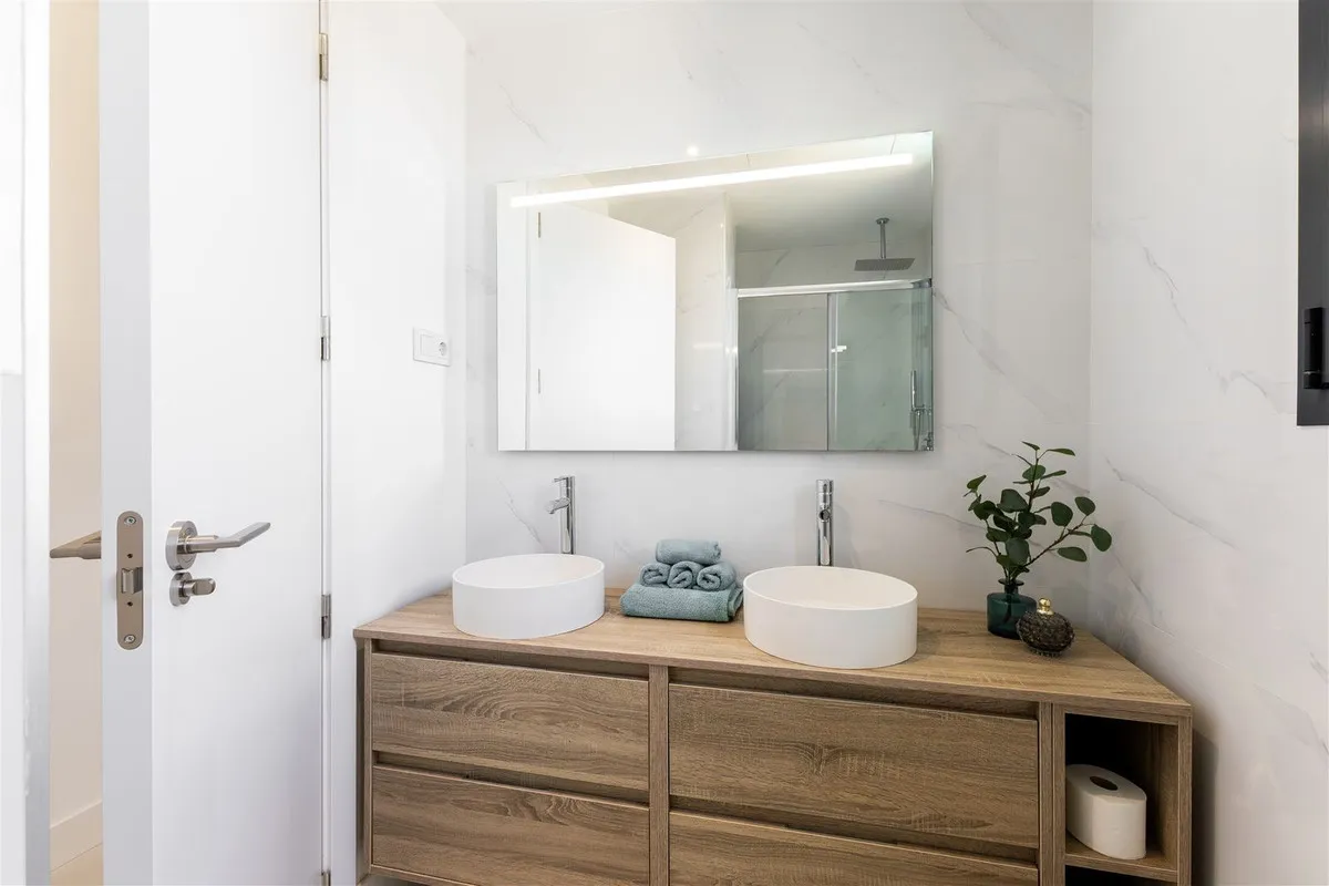 5923c1b8-bb90-474e-89df-6056bab83a46