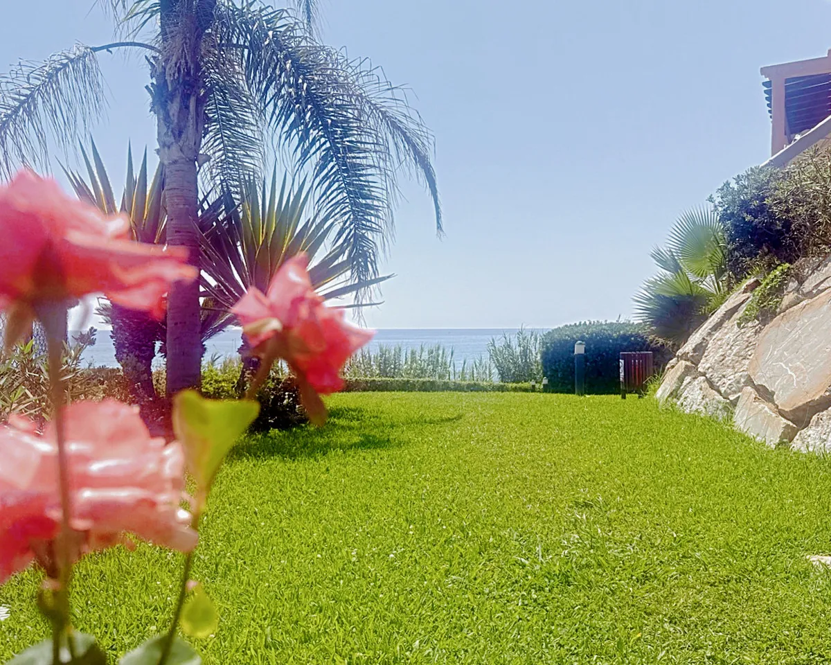 045583ff-e5b3-473f-83d7-632ae9987946