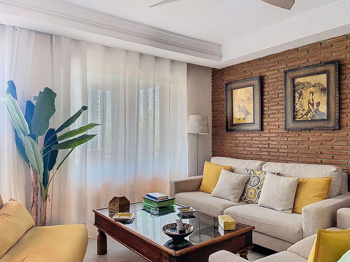 24523fb4-fd35-4cd1-9e04-d16f74ba250d