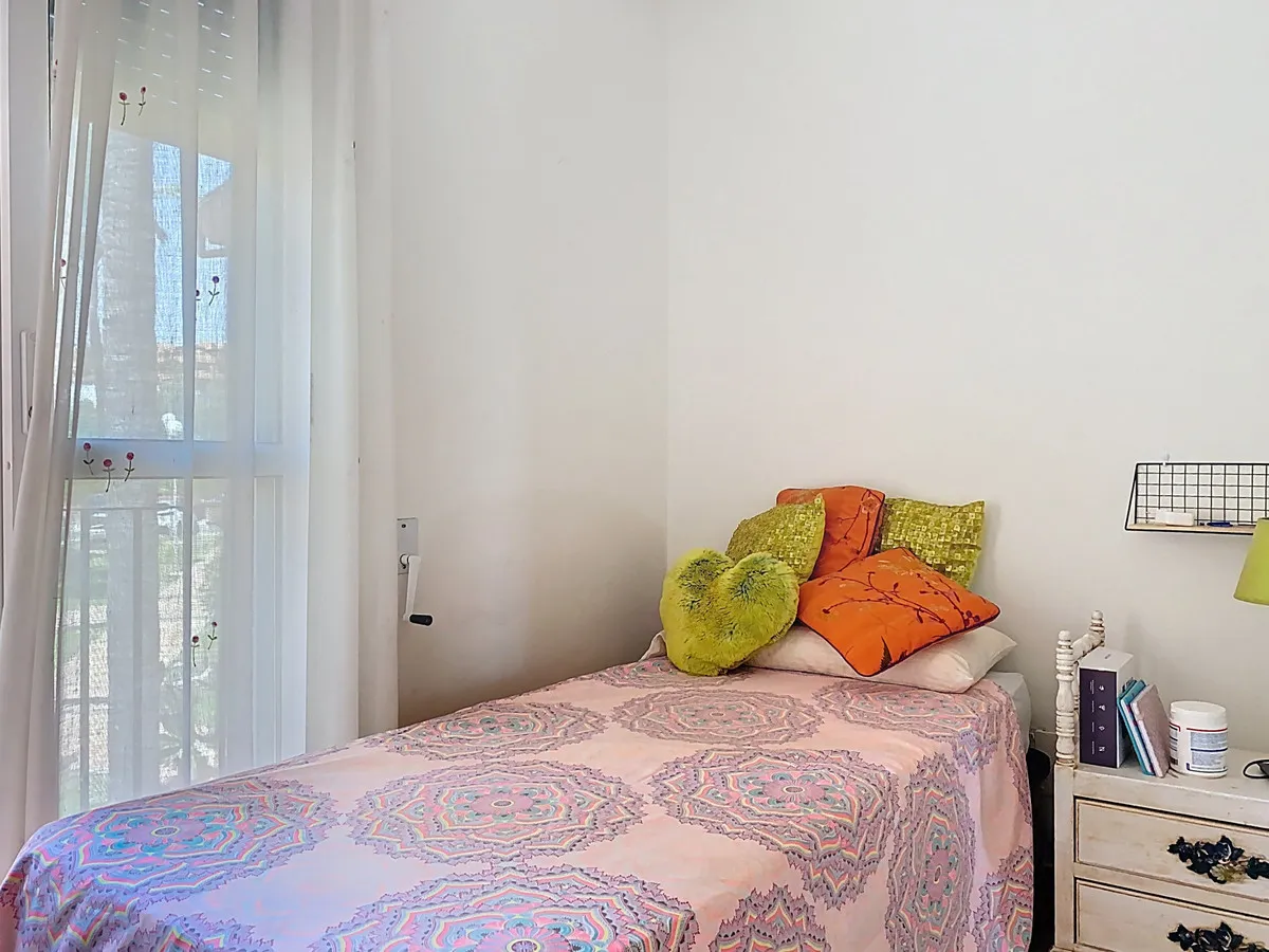 c12b25cc-3fd9-48e2-b688-5dfa100ebaf2