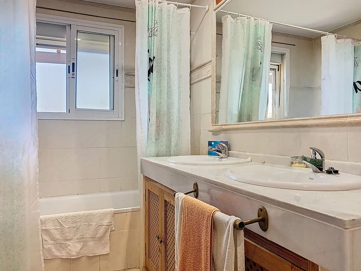 f6b0ed95-92f4-4b61-a036-23434ece01a6