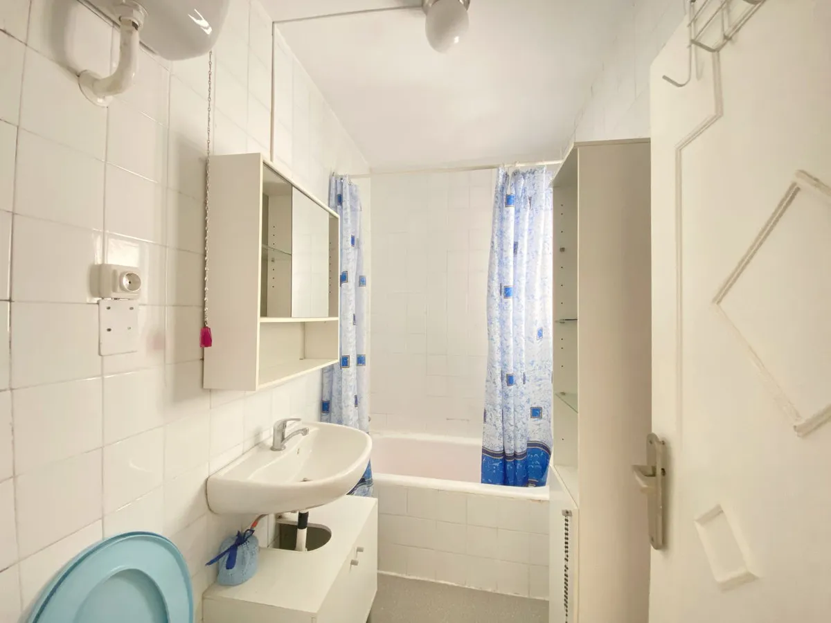 fa3c85a5-cf29-425f-a643-38d4f63f4659