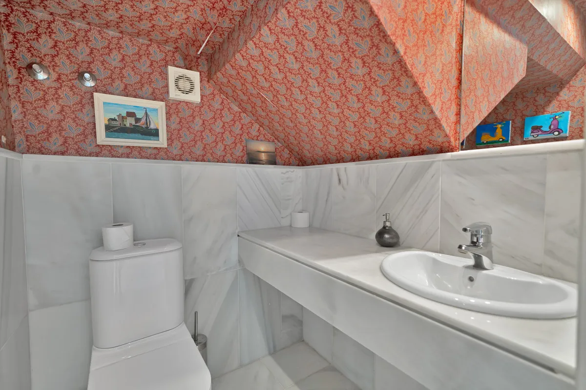 3d90102e-237c-4f31-a5e1-6fad0fec7888