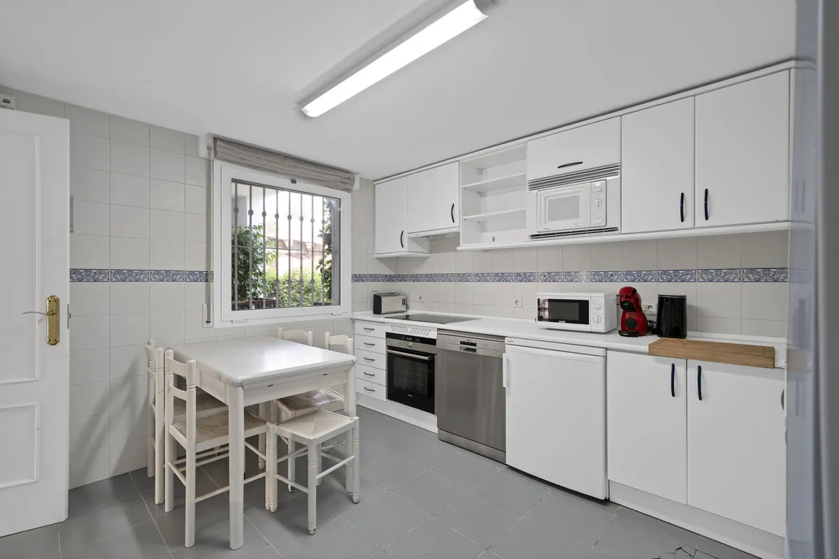 63cca4f9-f435-460d-96bb-2553ce646d3d