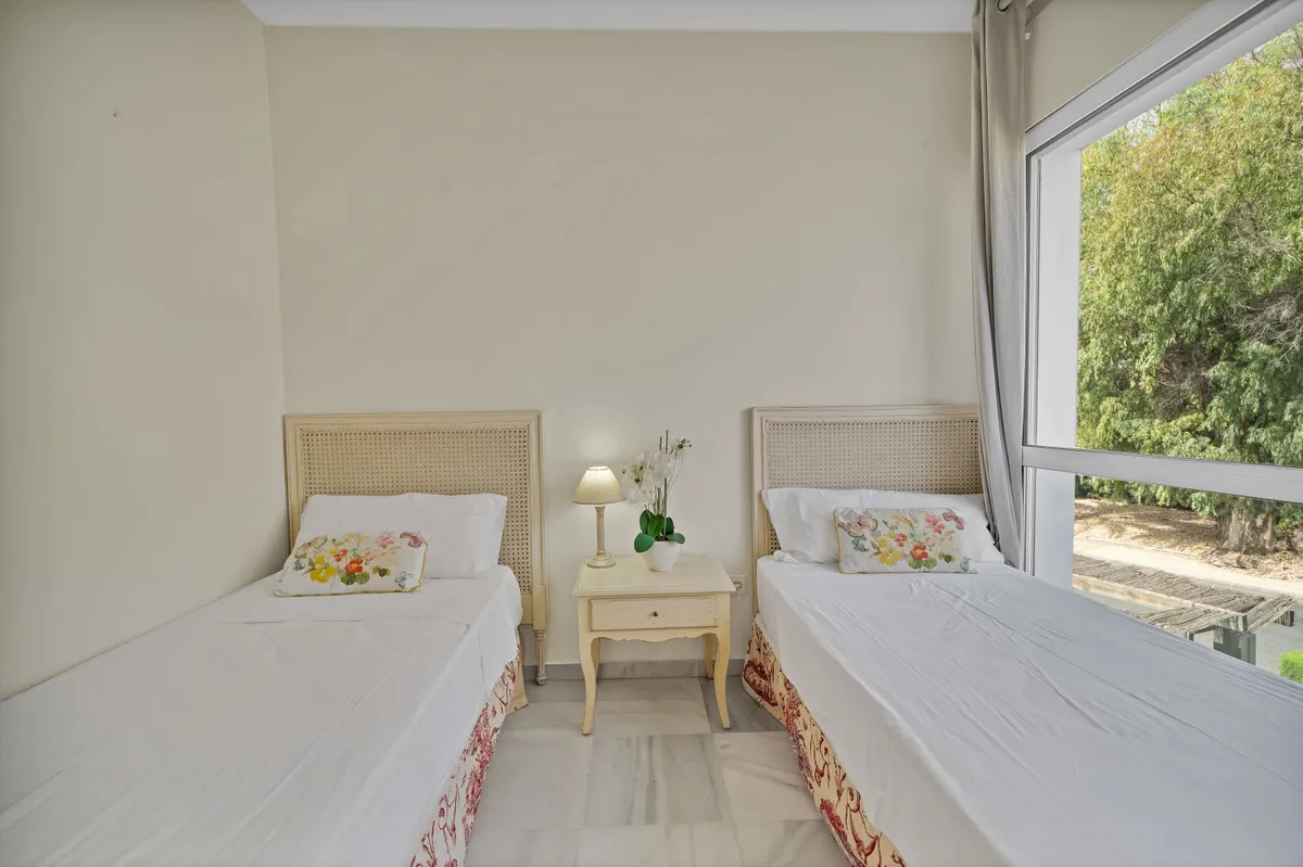 6903f600-e855-4151-ba18-542b5416b21e