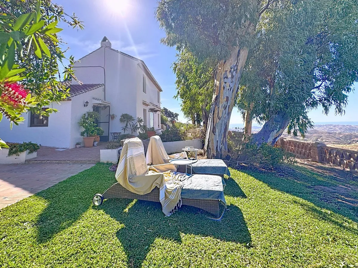 0b671500-efbe-49f2-a3b5-70965f2c6b90