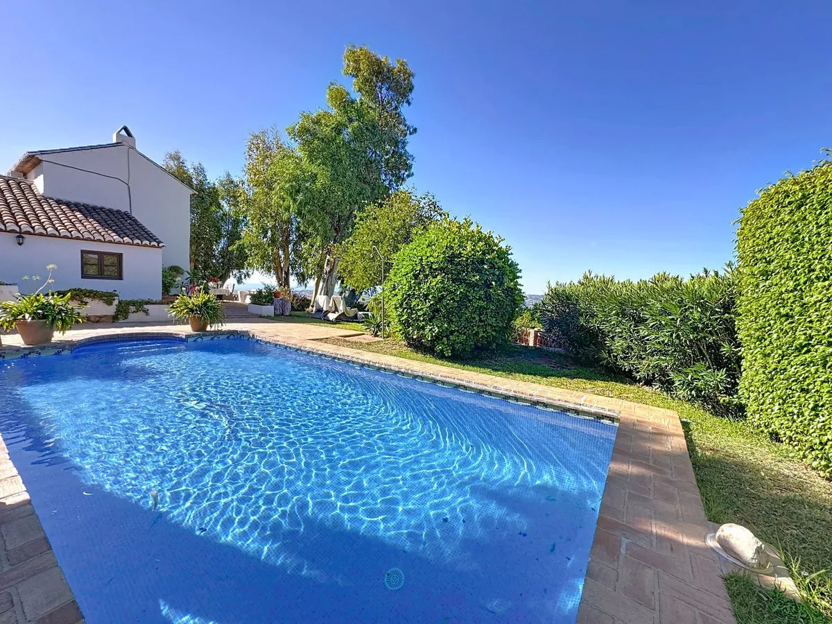 27463340-cdb5-4468-984d-5a9a92710865