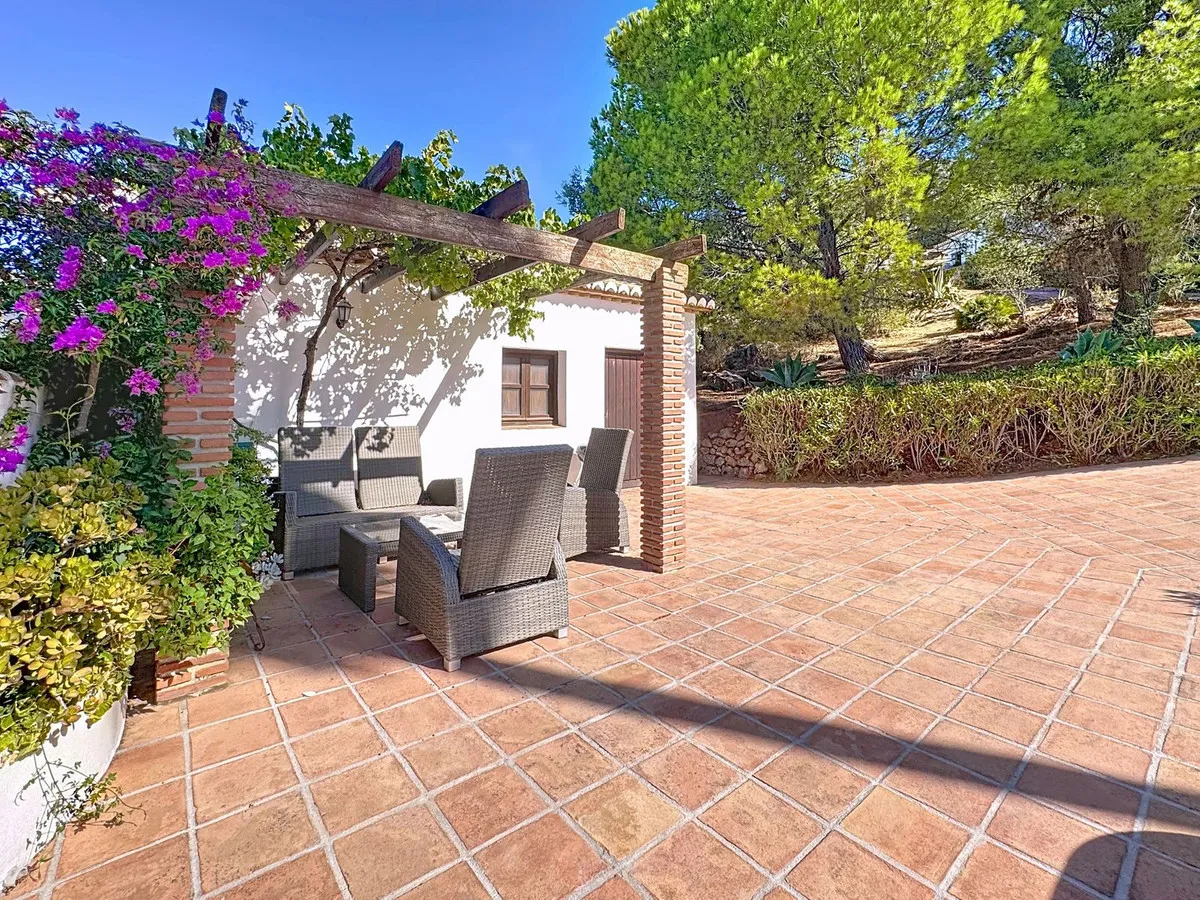 6e2caa8f-da5f-4ade-aab8-e9529c00e64e