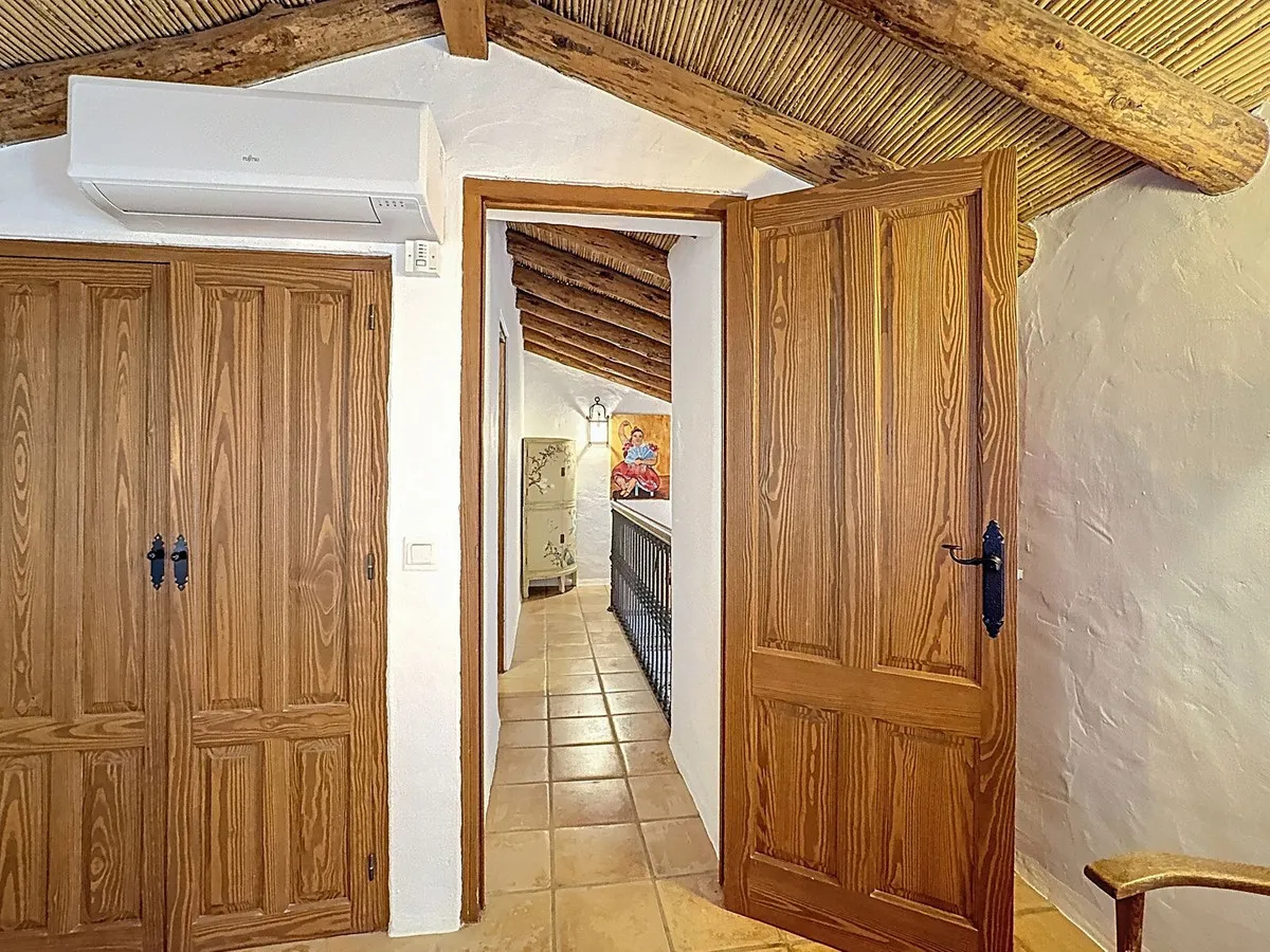 7ed34f51-f5e8-4e05-89a3-9f51a323322b