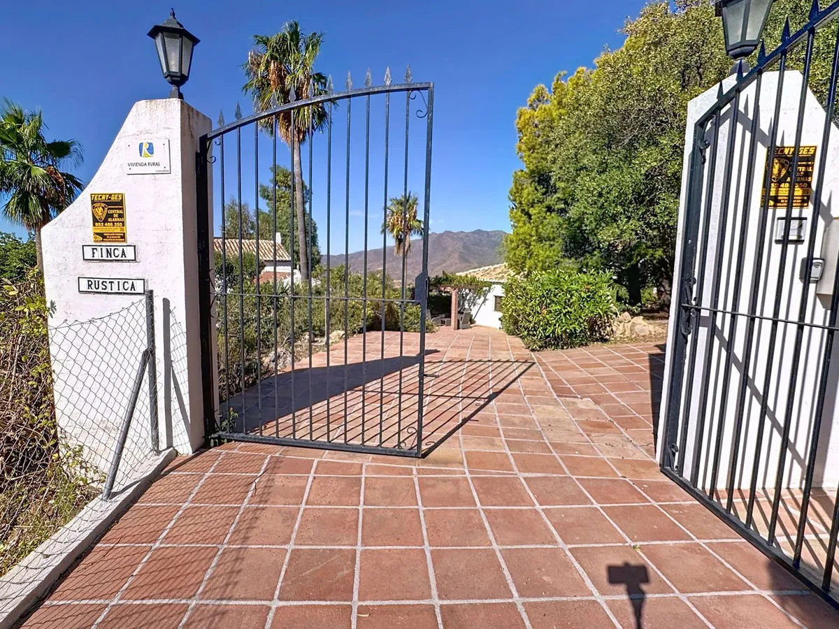 aa81e1b9-7100-4428-abc3-514ec2e0c2fb