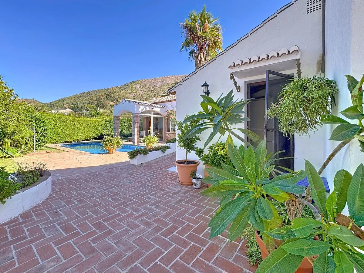 ee5be1a4-ad64-4af2-aaf5-8bc1c1aaa61d