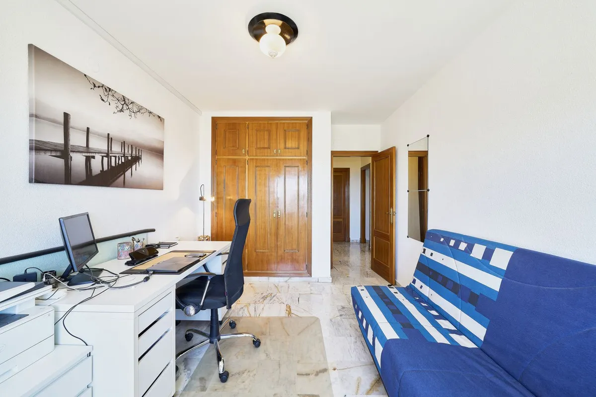 b83baebf-8244-4eb7-9eaa-4e265b0b3590