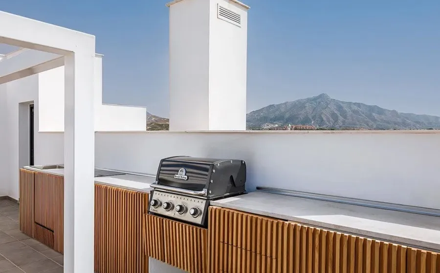 2ee81bc3-52f9-48c0-9025-cea28a0b1048