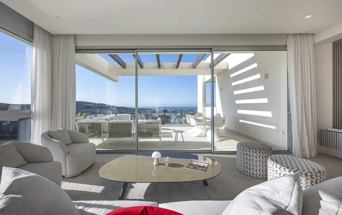 09aa7c83-2754-4460-981f-89492c4f497e