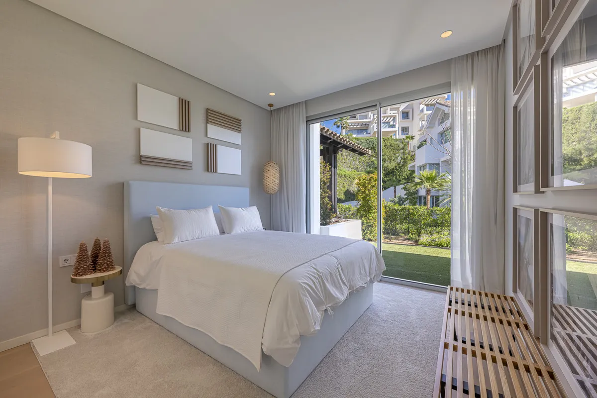 46ecf9bd-906b-453a-b281-8bae87a12935