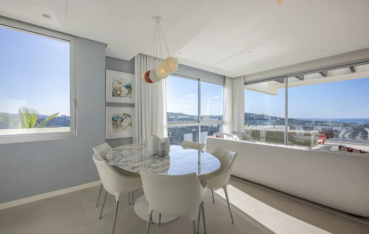 8f73f3bb-b50e-41e1-bc0c-f0bea1dfc3cc