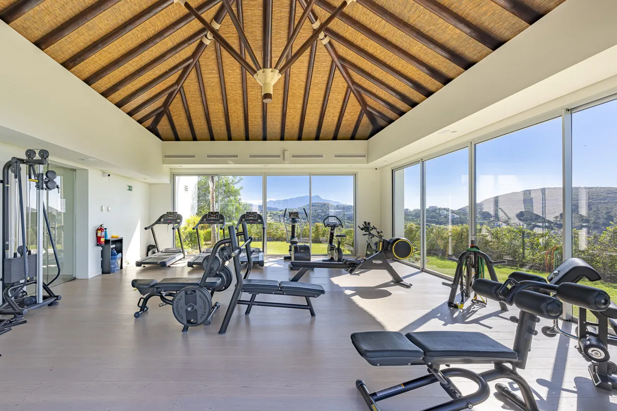 9bad8de7-db63-4516-872d-8e4c748d7f57