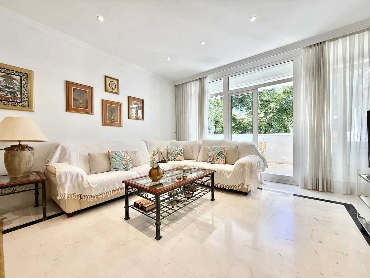 b37812a6-6d24-4bd0-b399-4298a290b693