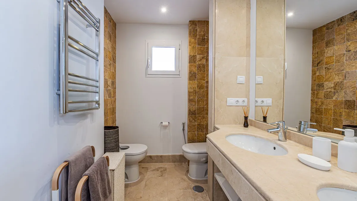 1f84ae87-1855-4b79-85ef-a7ea2efdbe72