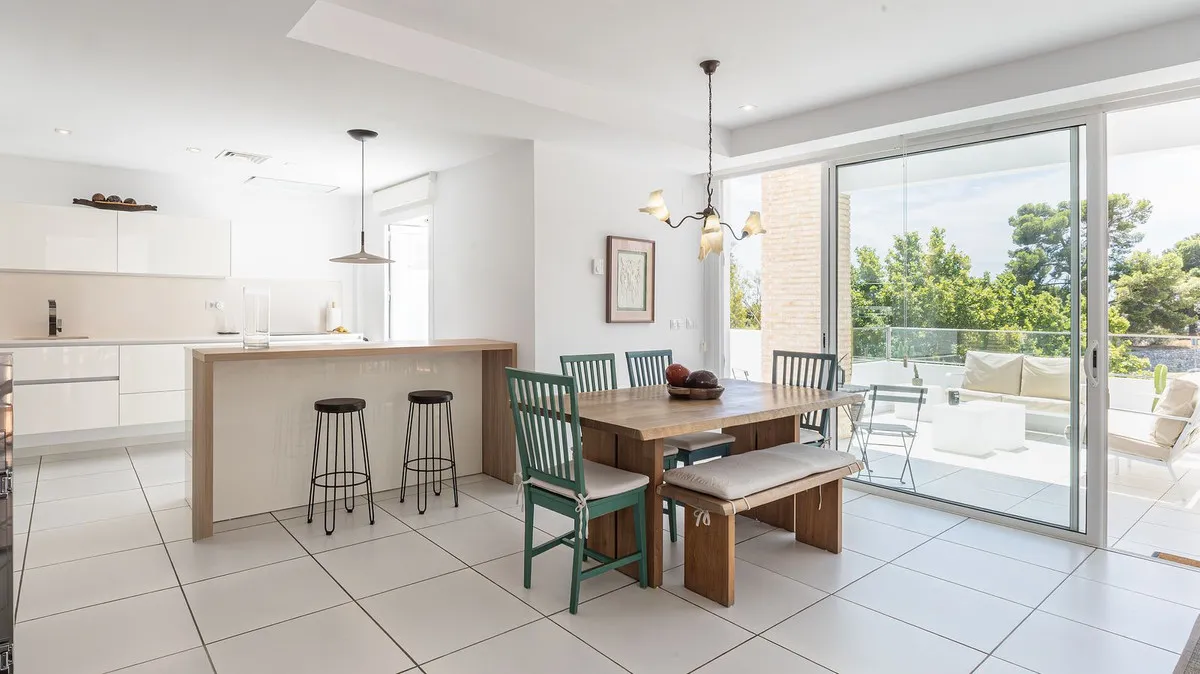 9e4d9bdb-54cc-4486-9c00-380325543c6c