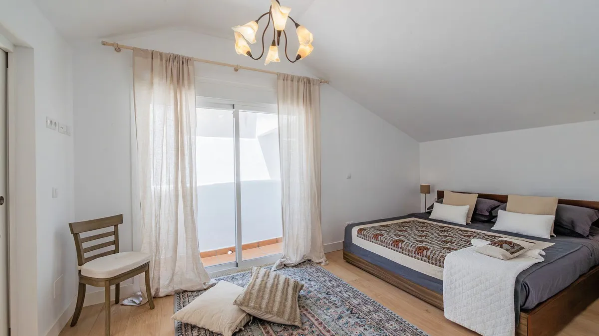 aaaba9a2-3db4-4d15-a1fc-d07530457d11