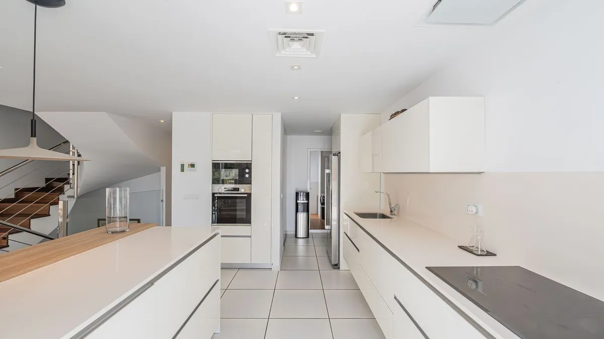 c1d1ca0c-fb35-4970-ad40-0bd5834f9ef8