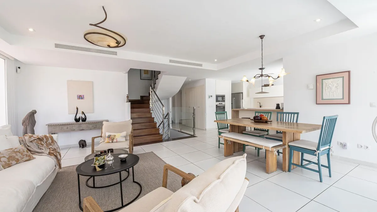 e0aebb03-ac43-428e-b12f-9d4ac019ed37