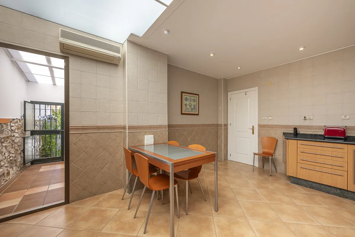 9368b921-c3ce-45dd-add4-07336ee31a70