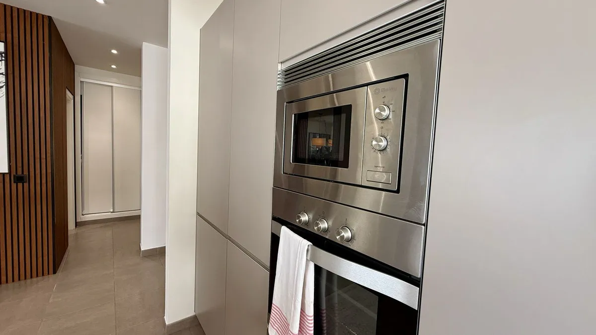 93d687b5-66b1-499f-950a-9191049e550e