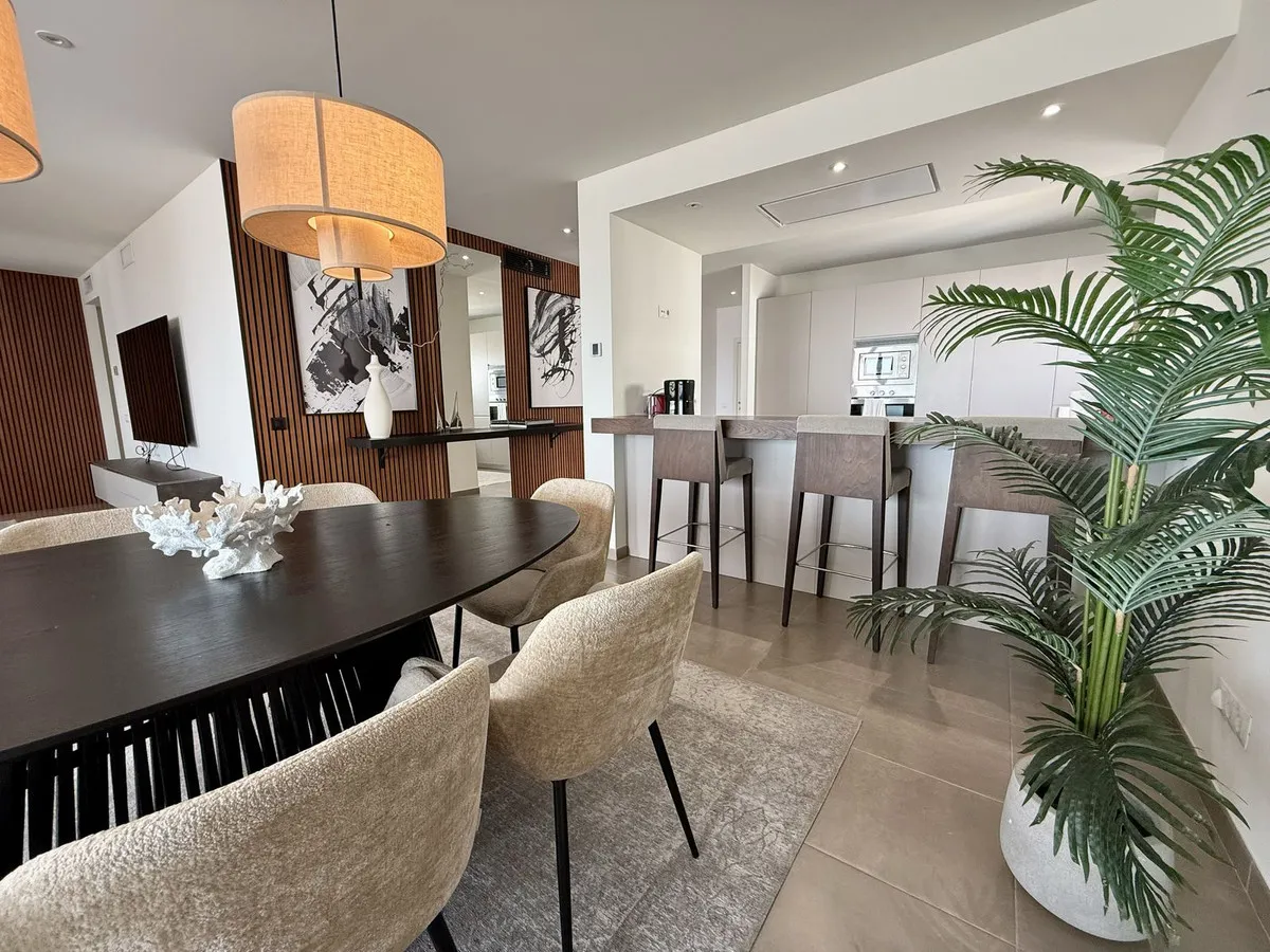 c8e584ec-810b-49a9-9d4e-de52d6cb85ea