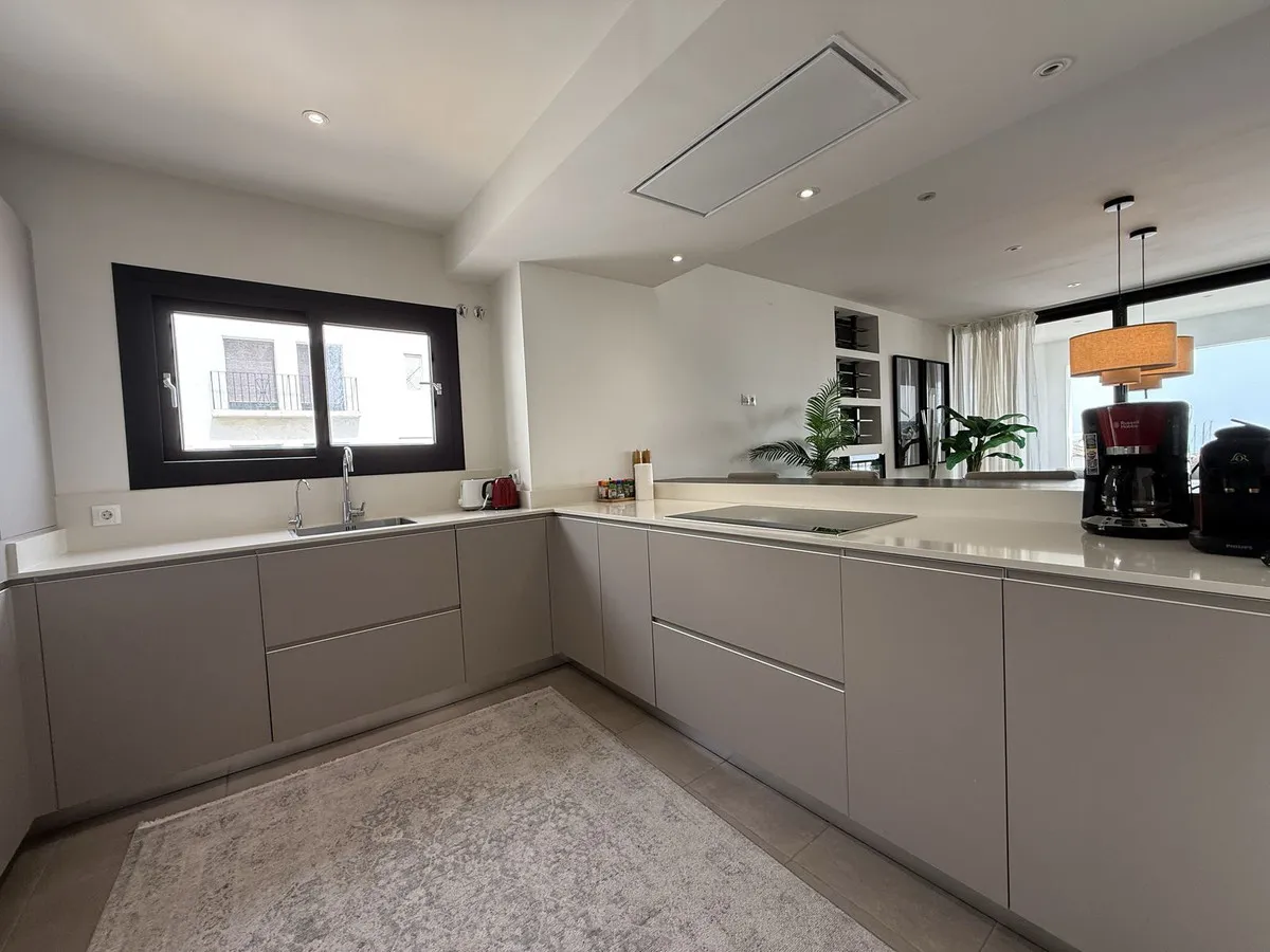 ff63f0d7-a641-4032-ae2d-8bf81ae2f195